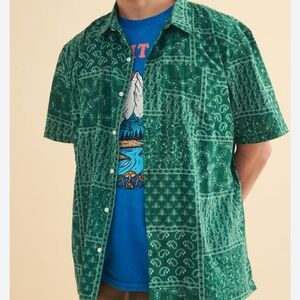 Earthbound Green Paisley Camp Shirt New Tags